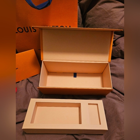 Authentic Louis Vuitton Gift Box Magnetic Ribbon Shopping Bag Storage Travel Set - Picture 6 of 16